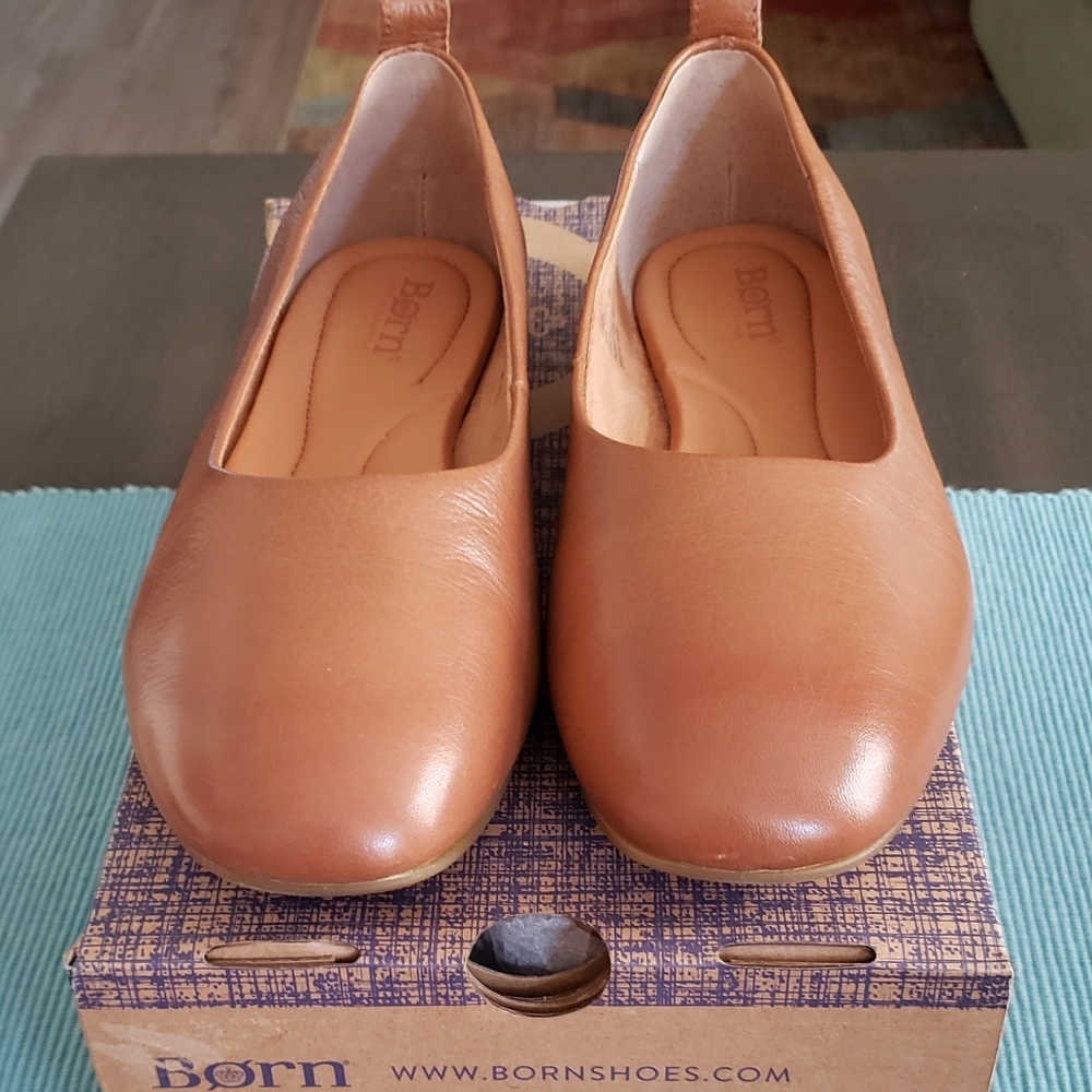 BORN BECA FLATS